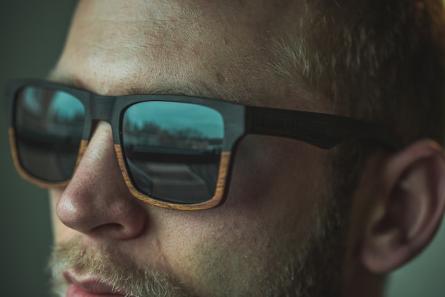 joycoast-wood-watches-sunglasses-XUR2wxuEYF0-unsplash (1)